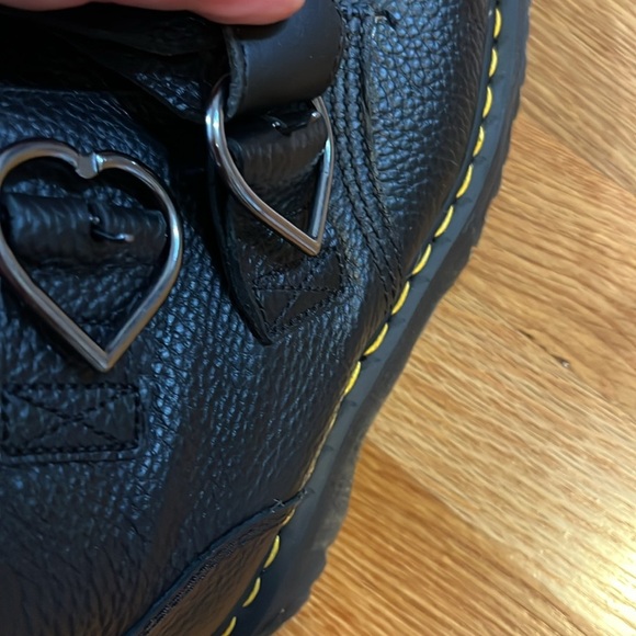 Dr Martens Devon Heart Leather Platform Boots Size 7 NEW - Picture 15 of 16